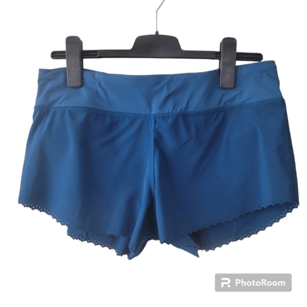 Lululemon Fast as Light short,scalloped‎ laser cut hem, 8